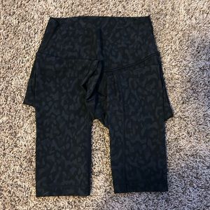 Lululemon capri camo leggings